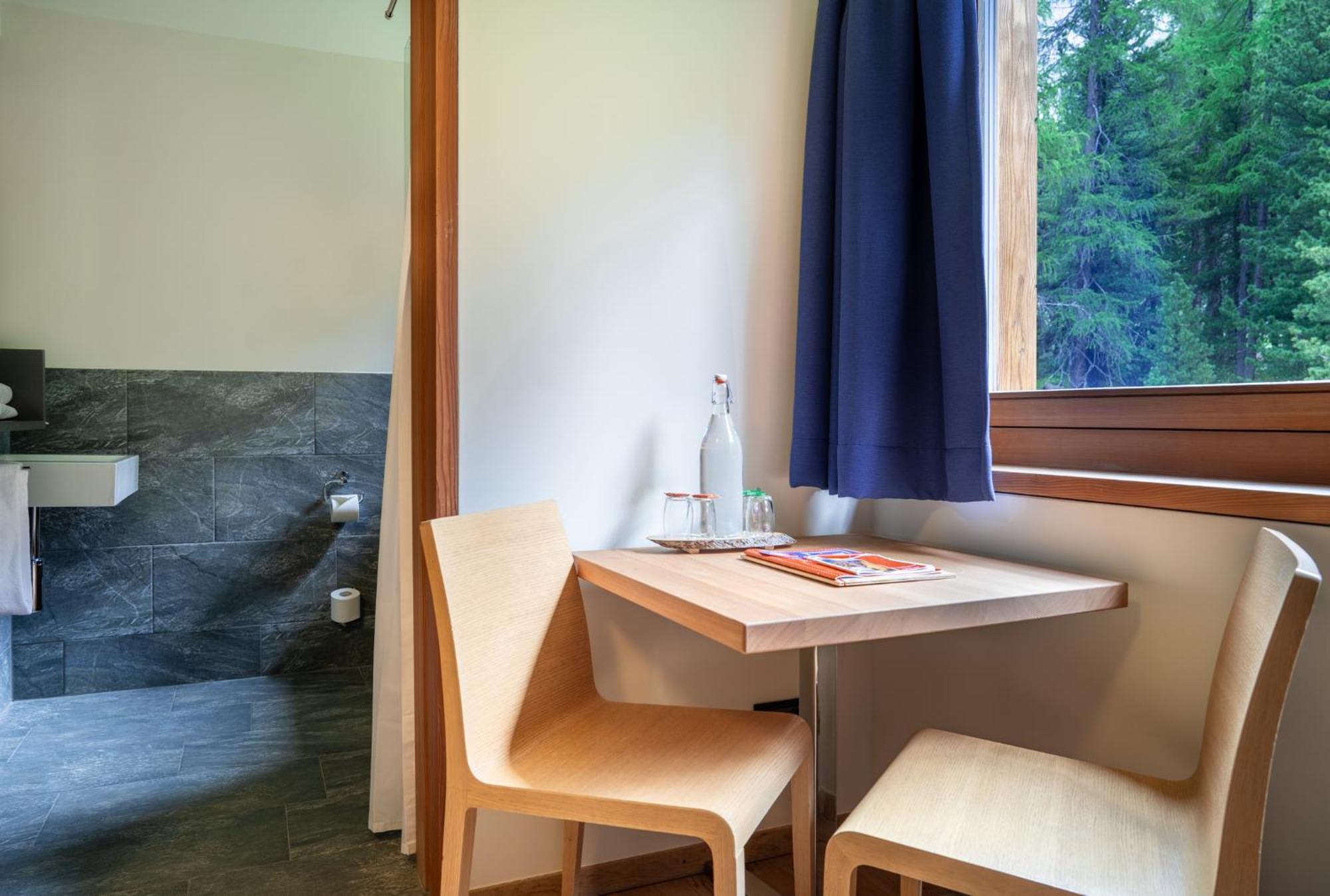 Hotel Morteratsch ポントレジナ エクステリア 写真