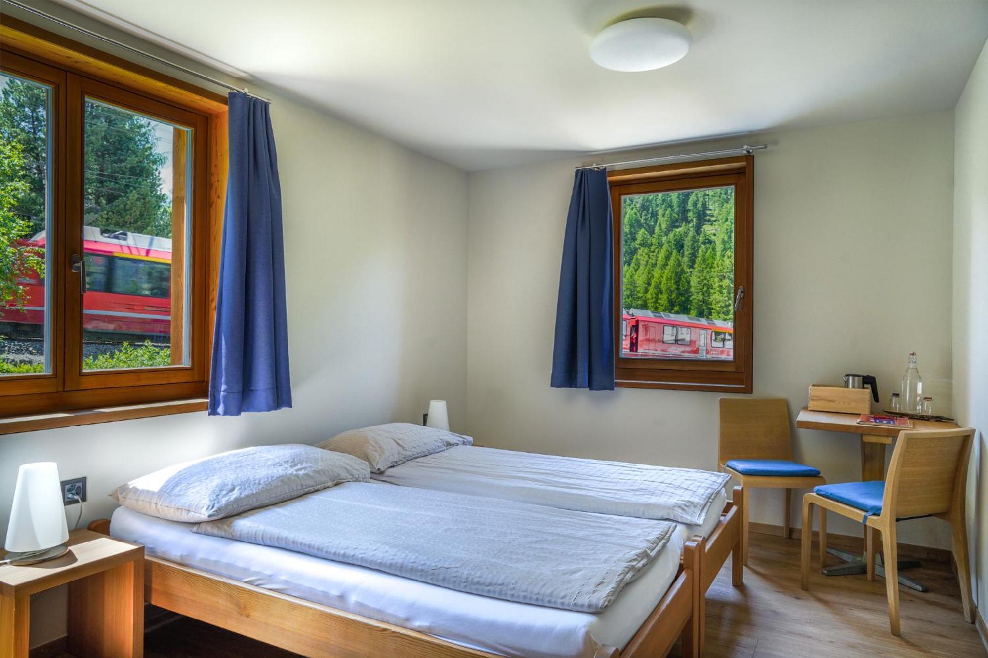 Hotel Morteratsch ポントレジナ エクステリア 写真