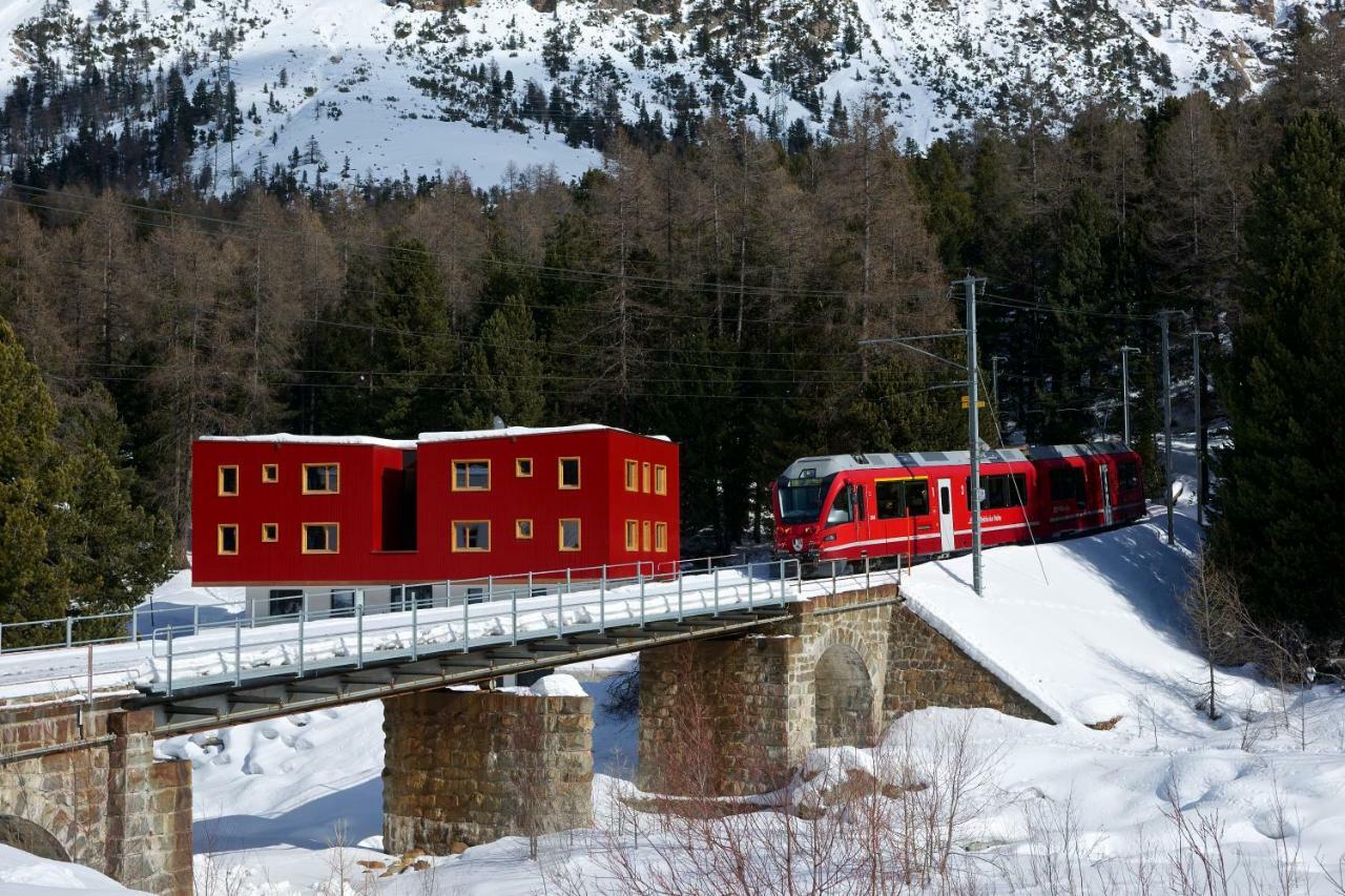 Hotel Morteratsch ポントレジナ エクステリア 写真